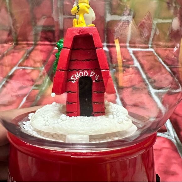 Peanuts Snoopy Air Snow musical Globe - Picture 2 of 6
